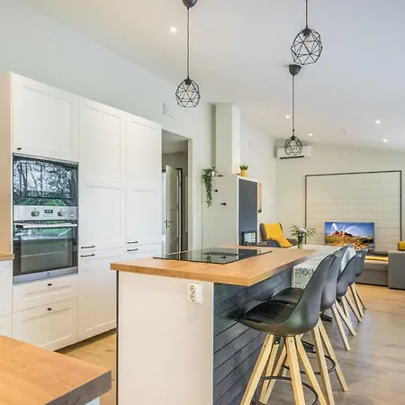 Lukupirtti By Interhome