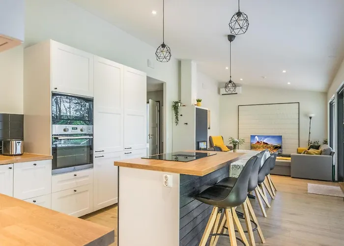 Lukupirtti By Interhome